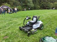 ТРАКТОР ЗА КОСЕНЕ ZERO TURN Z6 С ВОЛАН (107CM) - ZT4201E-S